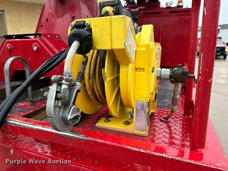 image for item EH7019 2014 International  7400 digger derrick truck