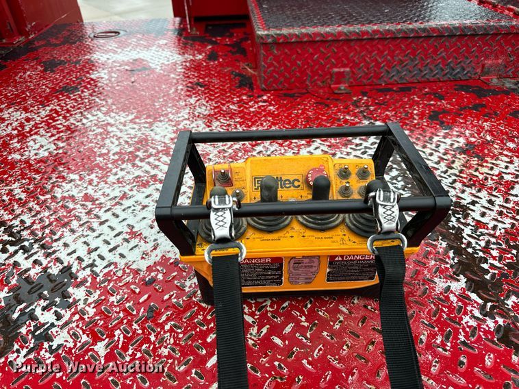 image for item EH7019 2014 International  7400 digger derrick truck