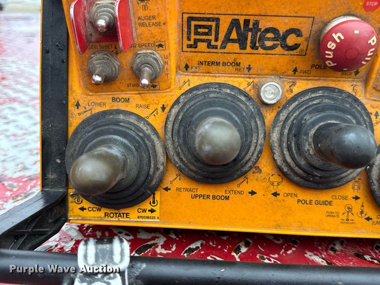 image for item EH7019 2014 International  7400 digger derrick truck