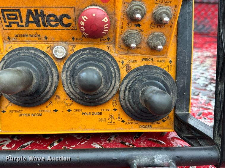 image for item EH7019 2014 International  7400 digger derrick truck