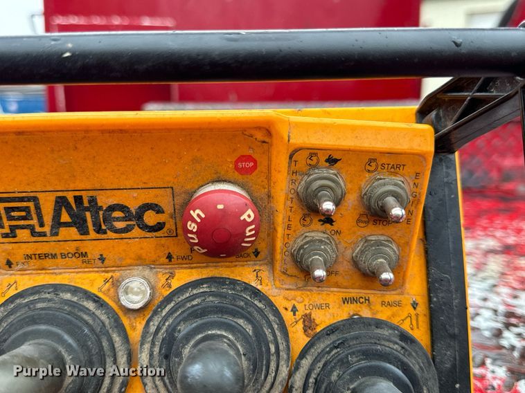 image for item EH7019 2014 International  7400 digger derrick truck