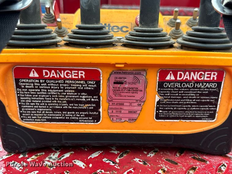 image for item EH7019 2014 International  7400 digger derrick truck