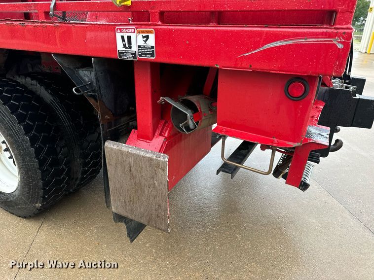 image for item EH7019 2014 International  7400 digger derrick truck