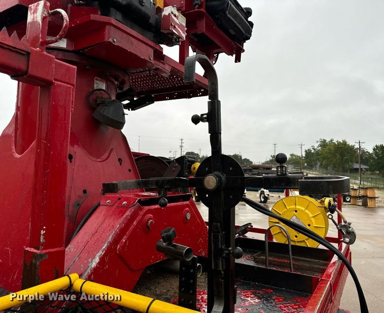 image for item EH7019 2014 International  7400 digger derrick truck