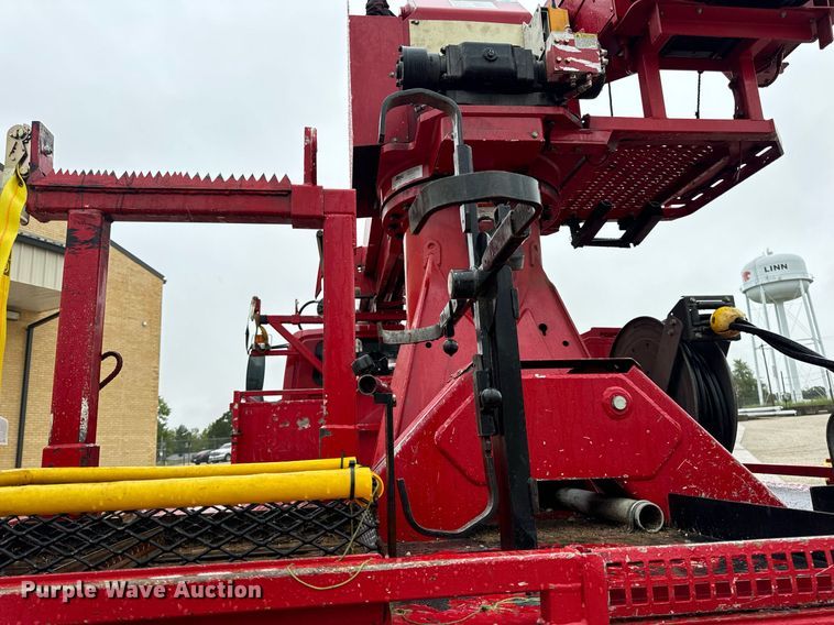 image for item EH7019 2014 International  7400 digger derrick truck