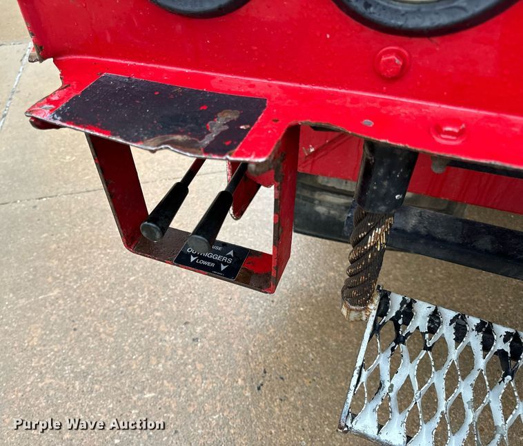 image for item EH7019 2014 International  7400 digger derrick truck