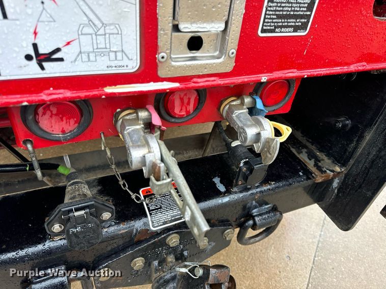 image for item EH7019 2014 International  7400 digger derrick truck