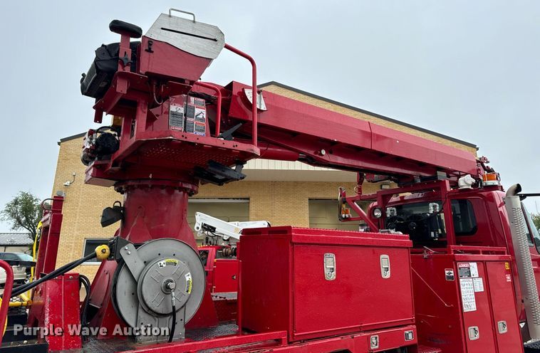 image for item EH7019 2014 International  7400 digger derrick truck