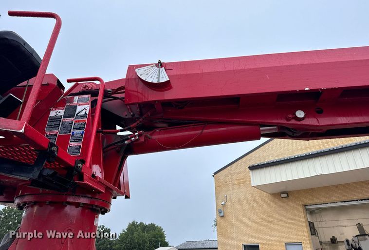 image for item EH7019 2014 International  7400 digger derrick truck