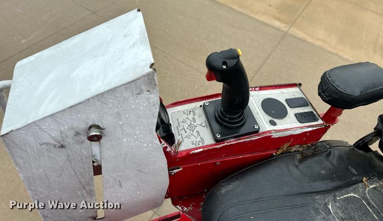 image for item EH7019 2014 International  7400 digger derrick truck