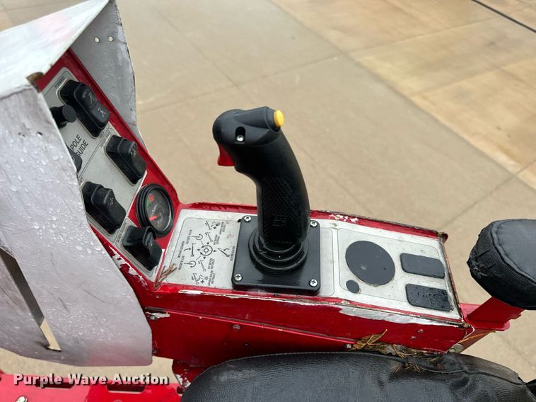 image for item EH7019 2014 International  7400 digger derrick truck