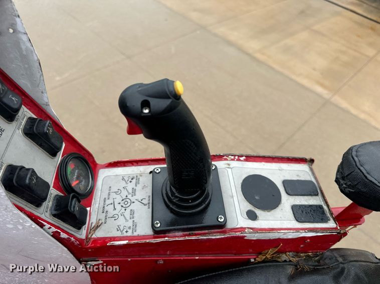 image for item EH7019 2014 International  7400 digger derrick truck