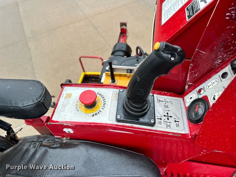 image for item EH7019 2014 International  7400 digger derrick truck