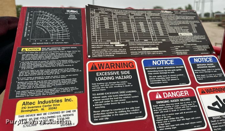 image for item EH7019 2014 International  7400 digger derrick truck