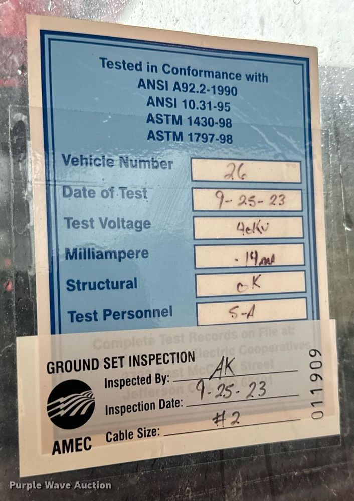 image for item EH7019 2014 International  7400 digger derrick truck