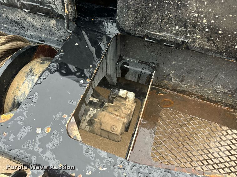 image for item EH7019 2014 International  7400 digger derrick truck