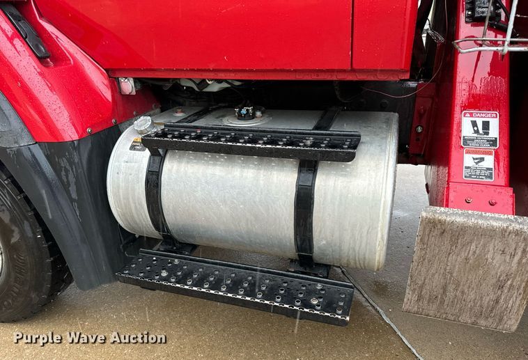 image for item EH7019 2014 International  7400 digger derrick truck