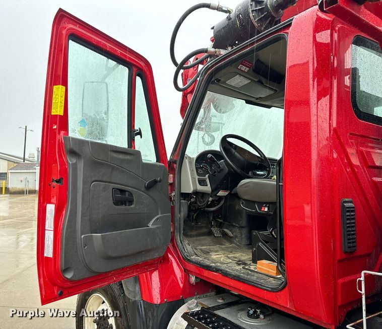 image for item EH7019 2014 International  7400 digger derrick truck