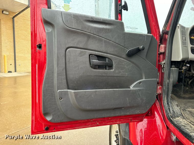 image for item EH7019 2014 International  7400 digger derrick truck