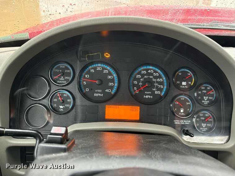 image for item EH7019 2014 International  7400 digger derrick truck