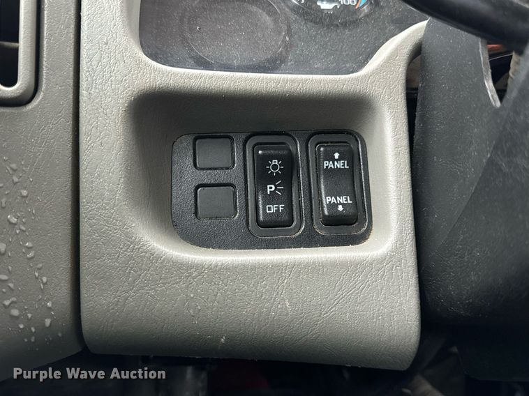 image for item EH7019 2014 International  7400 digger derrick truck