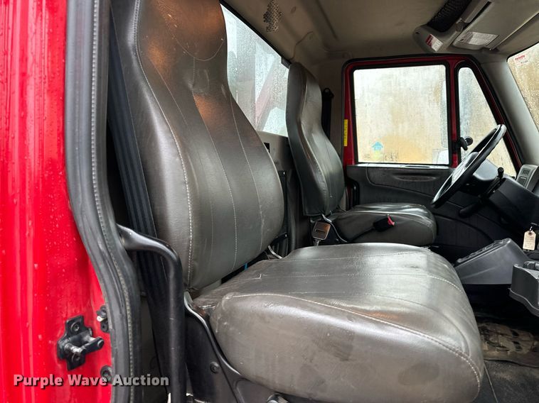 image for item EH7019 2014 International  7400 digger derrick truck