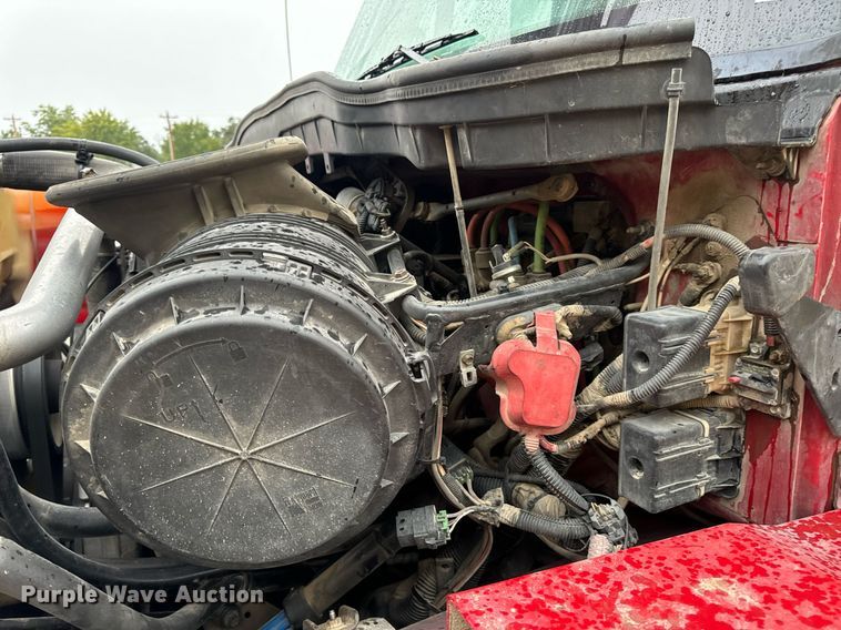 image for item EH7019 2014 International  7400 digger derrick truck