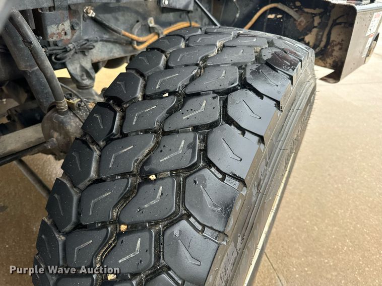 image for item EH7019 2014 International  7400 digger derrick truck