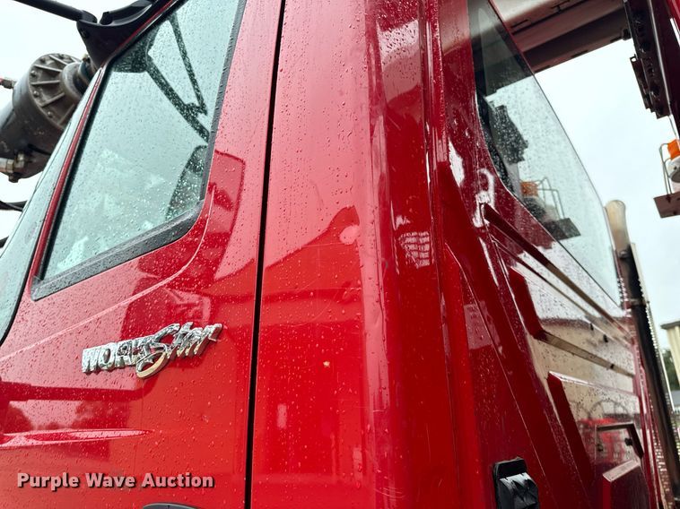 image for item EH7020 2010 International 7500 digger derrick truck