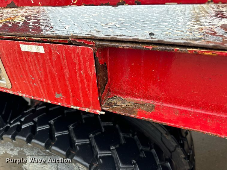 image for item EH7020 2010 International 7500 digger derrick truck