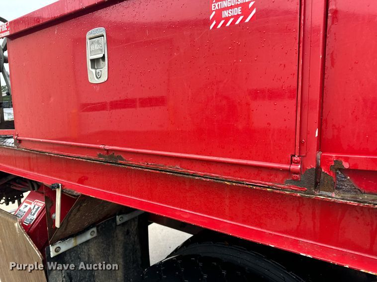 image for item EH7020 2010 International 7500 digger derrick truck