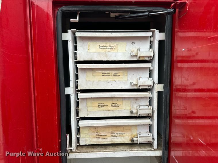 image for item EH7020 2010 International 7500 digger derrick truck