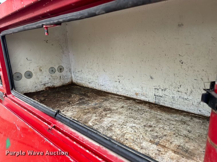 image for item EH7020 2010 International 7500 digger derrick truck