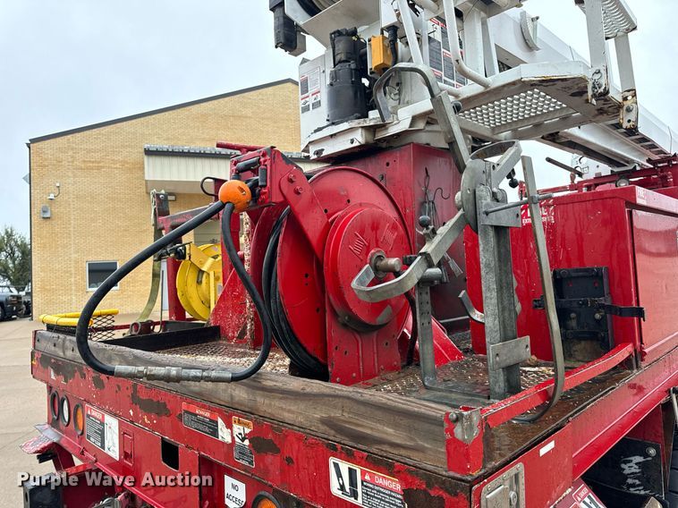 image for item EH7020 2010 International 7500 digger derrick truck