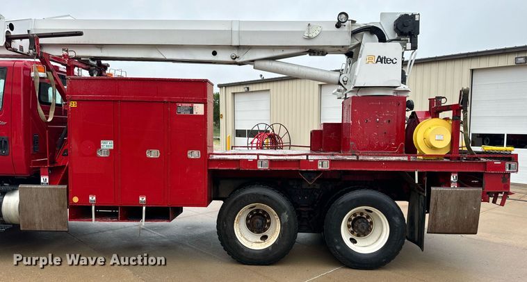 image for item EH7020 2010 International 7500 digger derrick truck