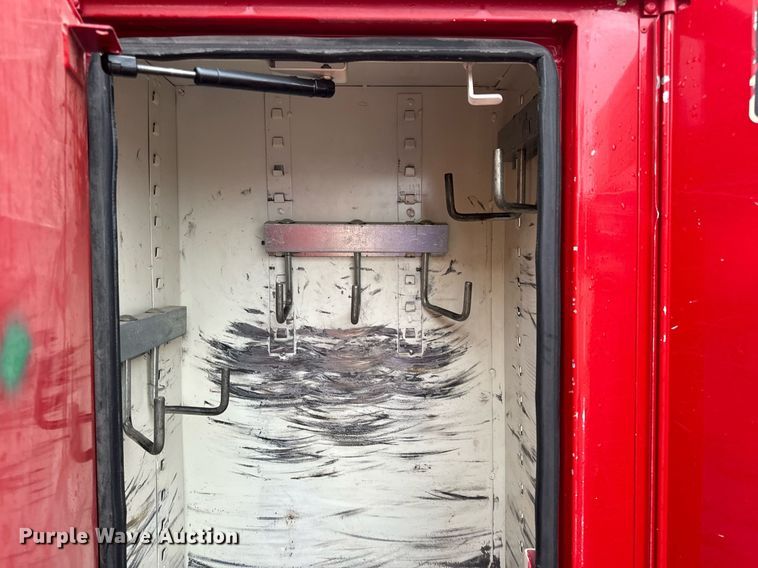 image for item EH7020 2010 International 7500 digger derrick truck