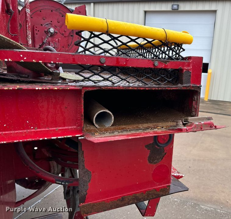 image for item EH7020 2010 International 7500 digger derrick truck