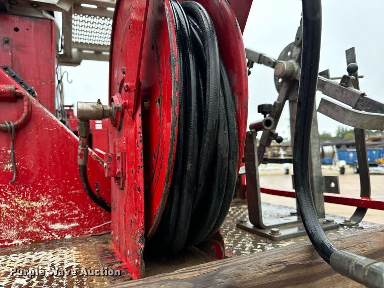 image for item EH7020 2010 International 7500 digger derrick truck