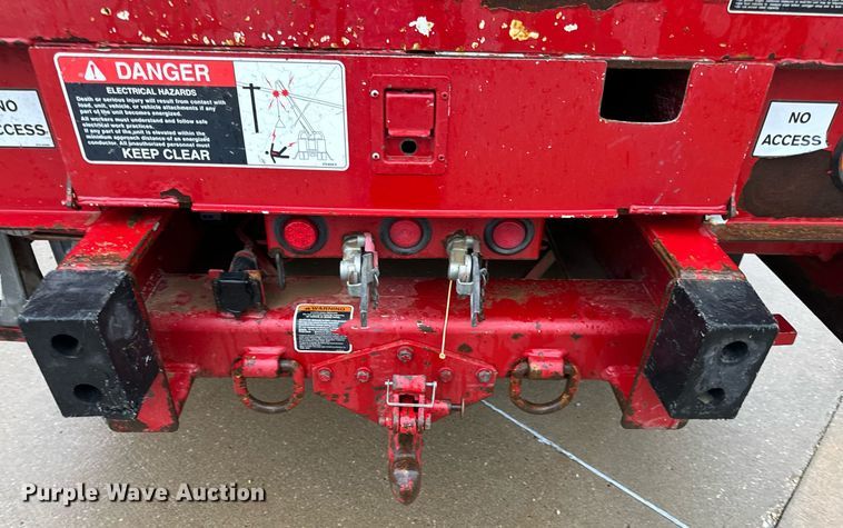 image for item EH7020 2010 International 7500 digger derrick truck