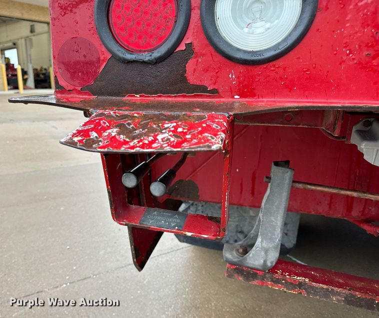 image for item EH7020 2010 International 7500 digger derrick truck