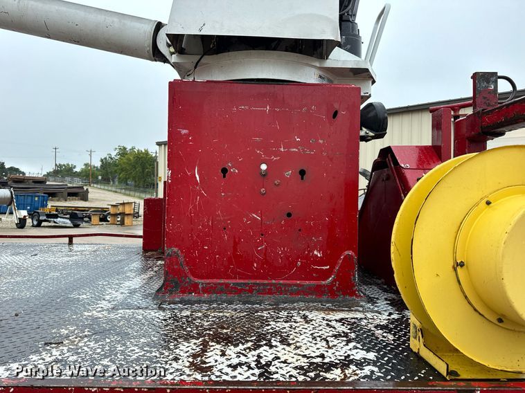 image for item EH7020 2010 International 7500 digger derrick truck