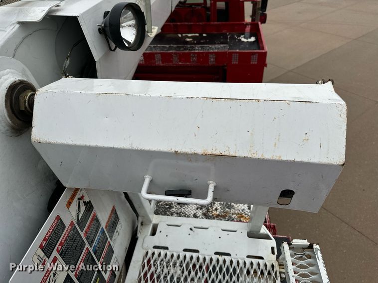 image for item EH7020 2010 International 7500 digger derrick truck