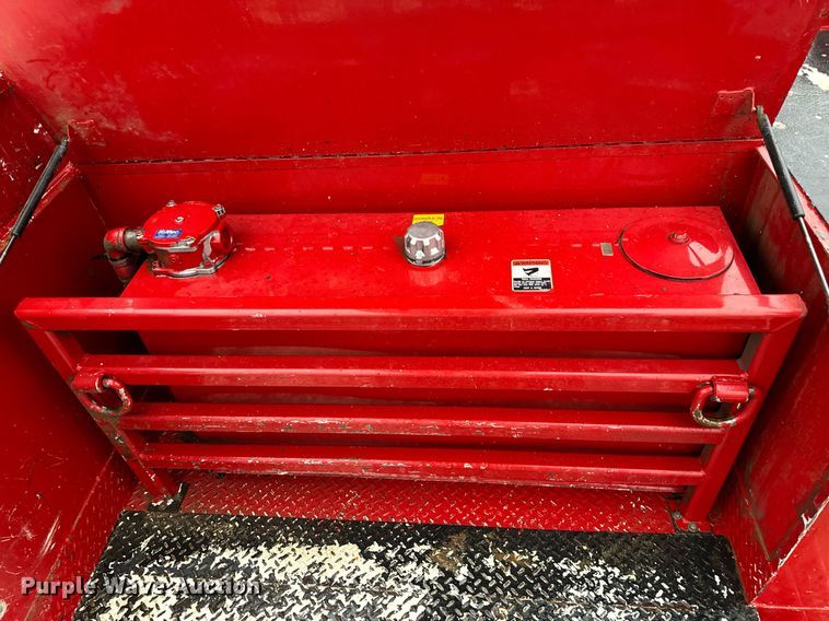 image for item EH7020 2010 International 7500 digger derrick truck