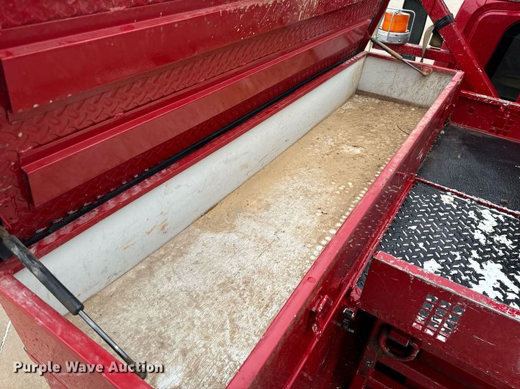 image for item EH7020 2010 International 7500 digger derrick truck