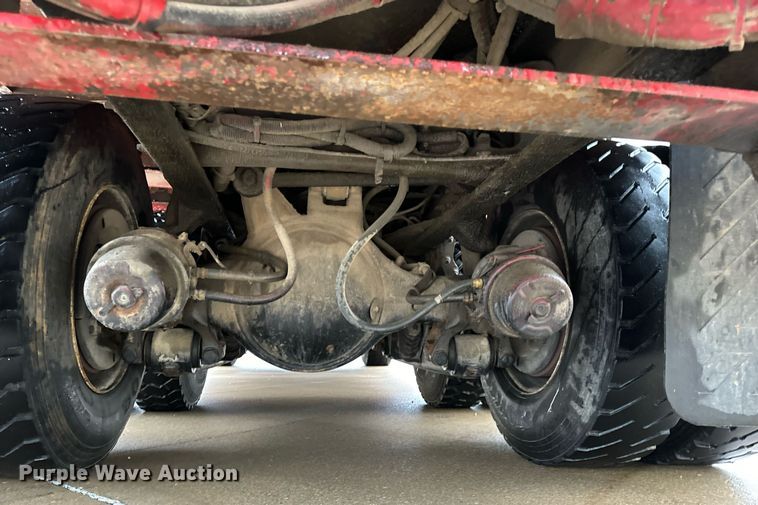 image for item EH7020 2010 International 7500 digger derrick truck