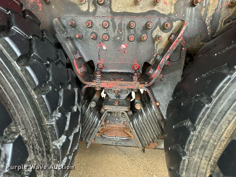 image for item EH7020 2010 International 7500 digger derrick truck