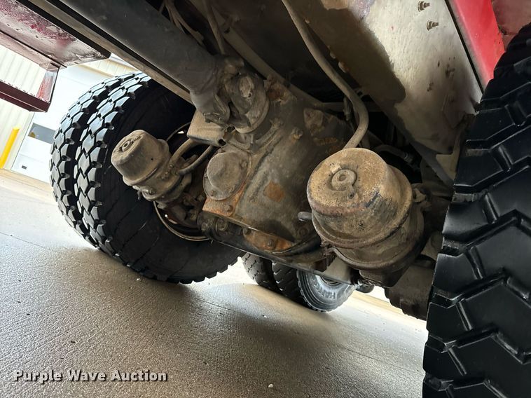 image for item EH7020 2010 International 7500 digger derrick truck