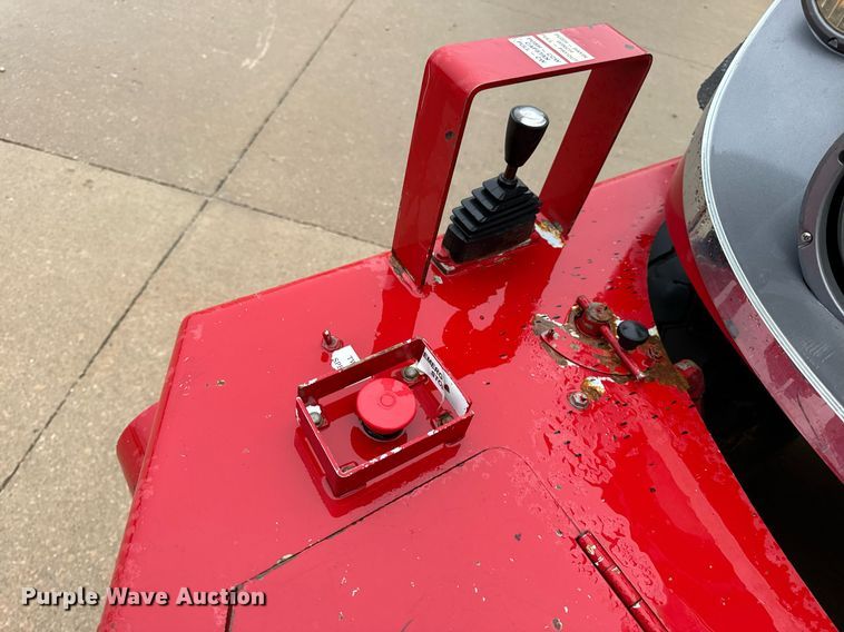 image for item EH7020 2010 International 7500 digger derrick truck