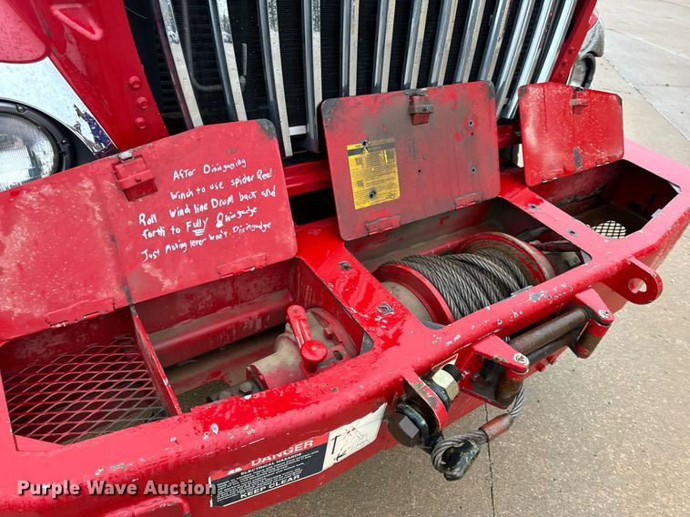 image for item EH7020 2010 International 7500 digger derrick truck