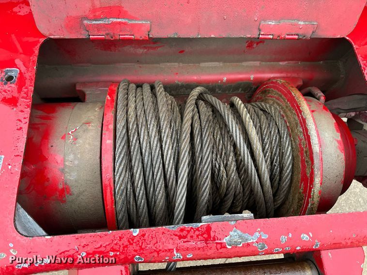 image for item EH7020 2010 International 7500 digger derrick truck